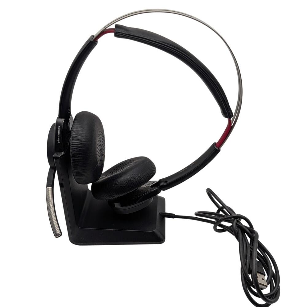 PLANTRONICS Voyager Focus UC B825-M Bluetooth Headset Black Charging Stand